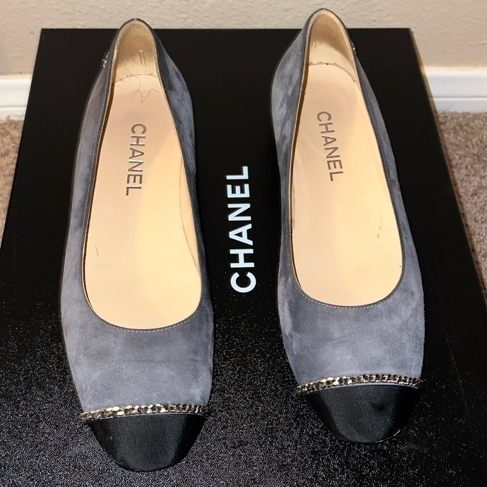 Chanel suede flat. Classy shoe for any occasion.